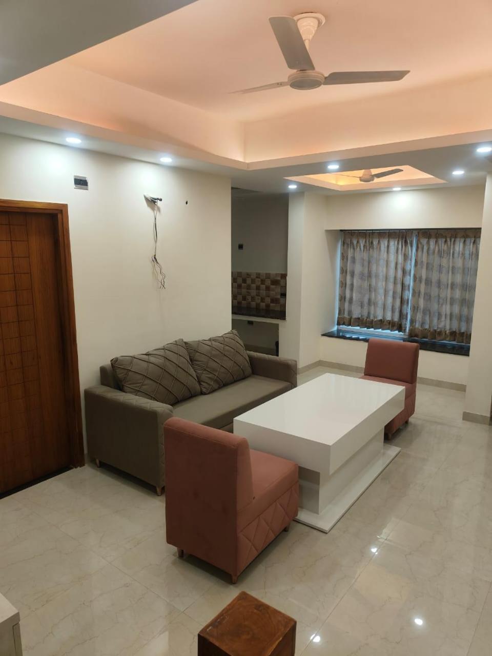 Villa In Vrindavan, Hare Krishna M المظهر الخارجي الصورة
