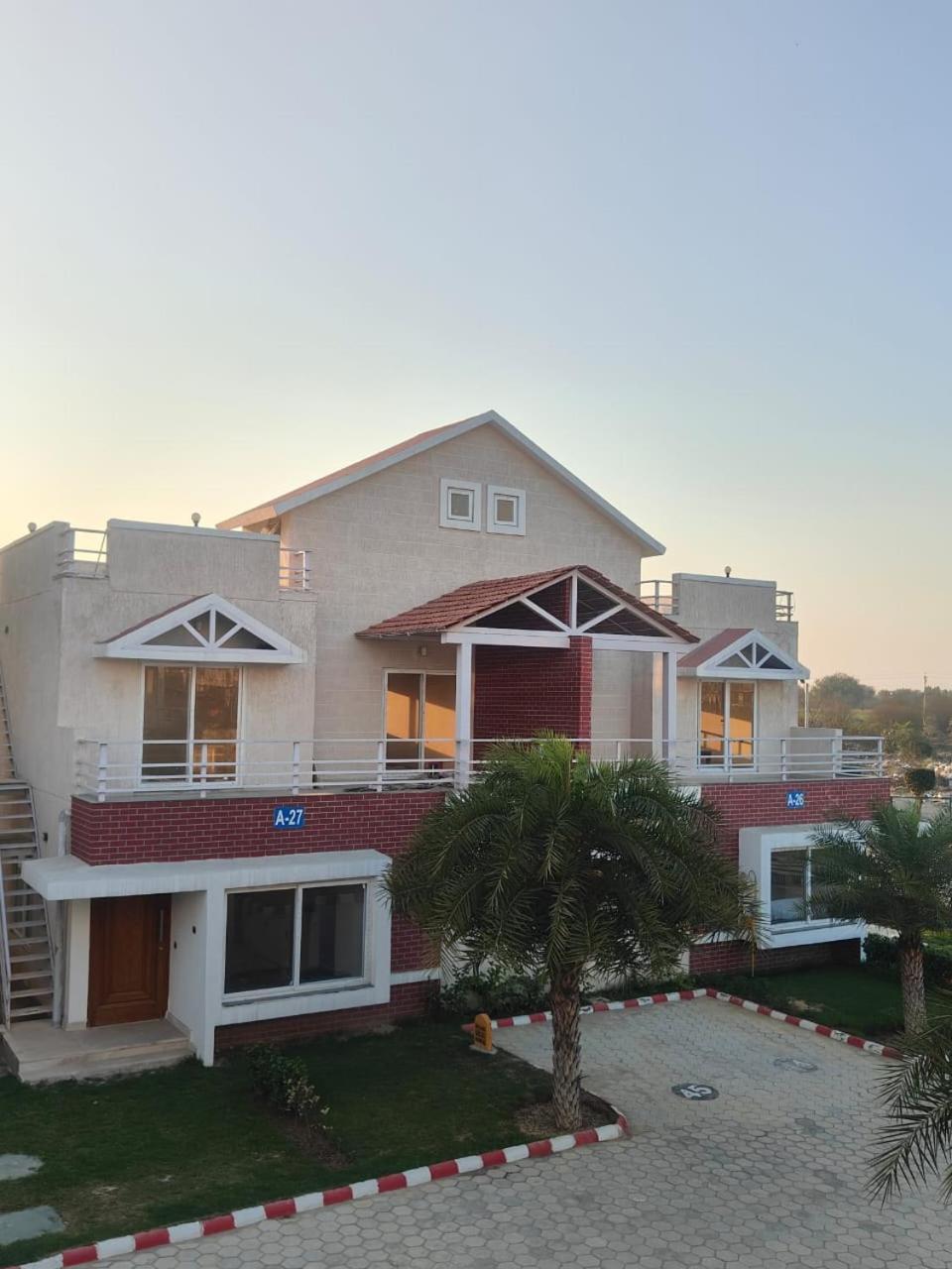 Villa In Vrindavan, Hare Krishna M المظهر الخارجي الصورة