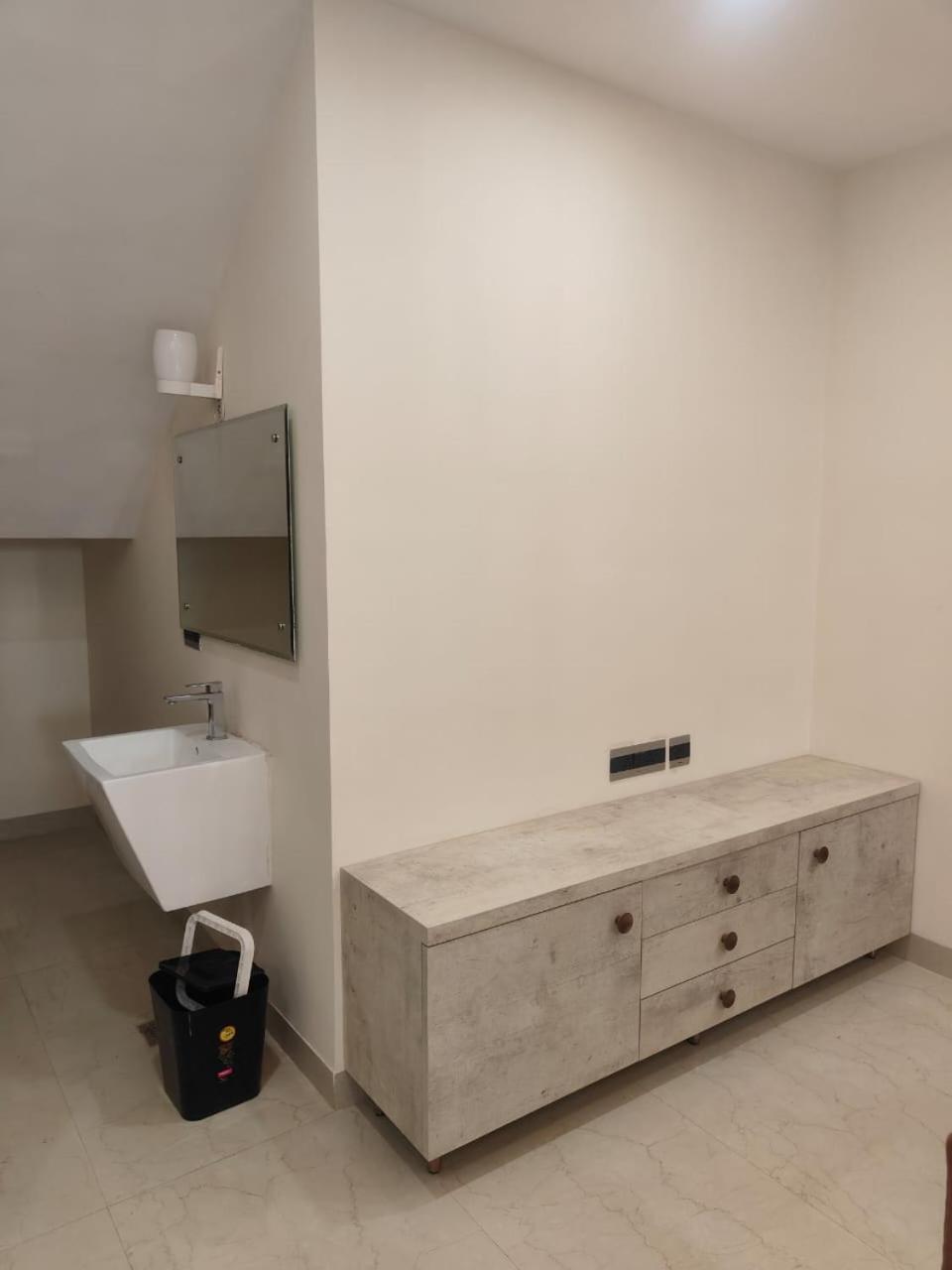 Villa In Vrindavan, Hare Krishna M المظهر الخارجي الصورة